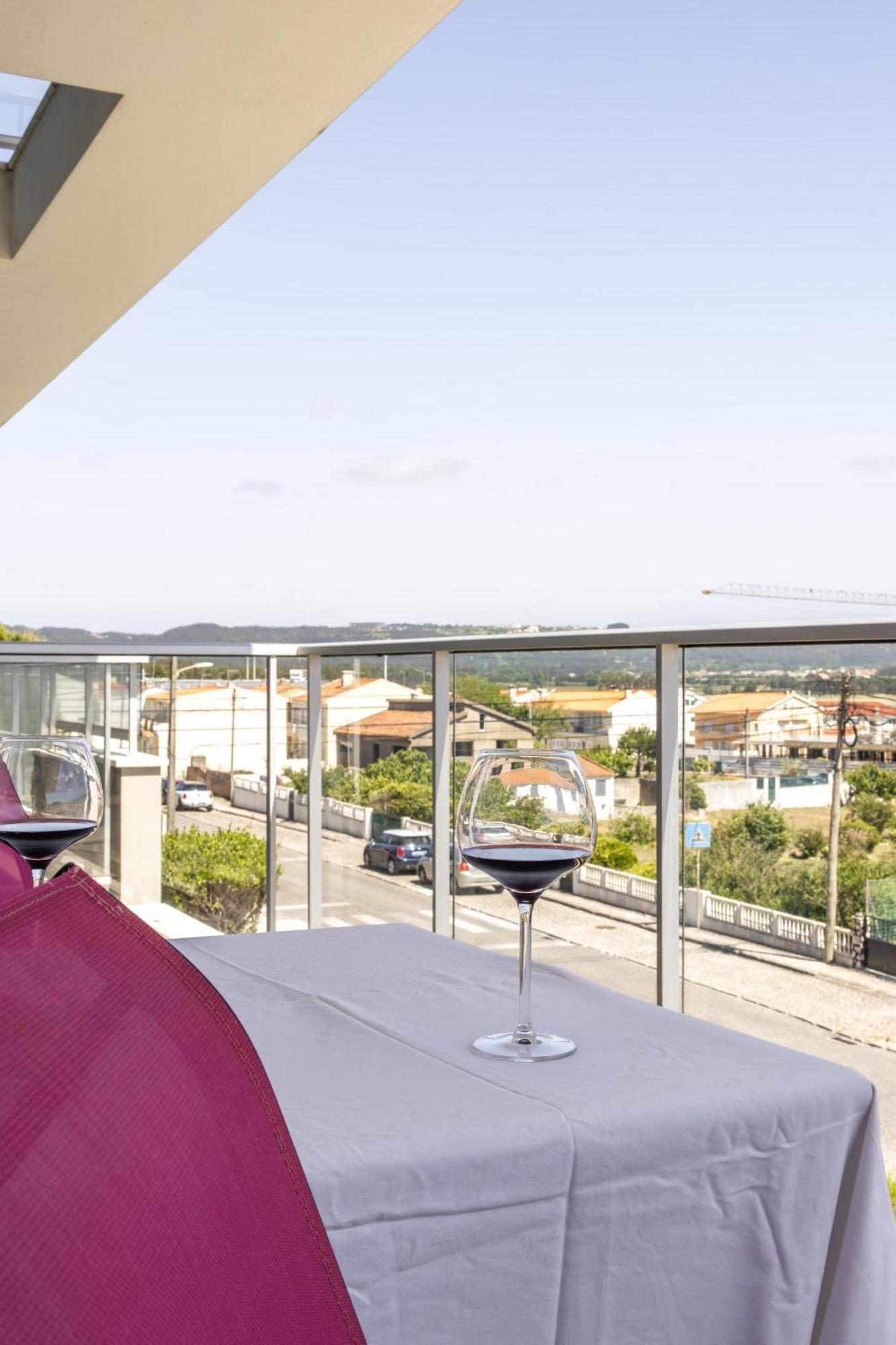 Sunrise - Com Vista Para A Vila São Martinho do Porto Eksteriør billede